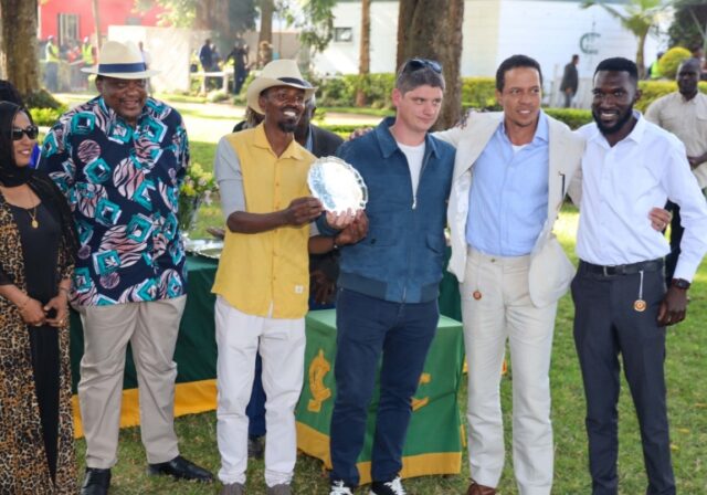 Screenshot_27-7-2025_231658_x.com Former President Uhuru Kenyatta attended the polo season finale at Ngong Racecourse on Sunday. https://kenyantrend.com/2025/07/uhuru-kenyatta-joins-kenyans-at-ngong-racecourse-for-2024-2025-polo-finale/