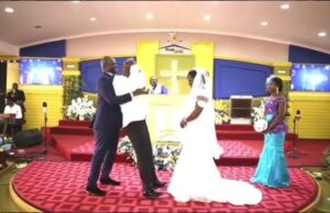 Nakuru Wedding Turns Into Drama After Groom Collapses at the Altar https://drbokko.com/2025/08/25/drama-in-town-as-groom-collapses-at-the-altar-while-trying-to-marry-side-chick/