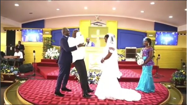 5137134_capture_jpeg6d0ce43c2e6495dc5ba7597dd3872afd https://drbokko.com/2025/08/25/drama-in-town-as-groom-collapses-at-the-altar-while-trying-to-marry-side-chick/